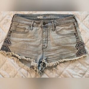 🌟Mossimo High Rise Boho Frayed Jean Shorts Size 6/ 28🌟